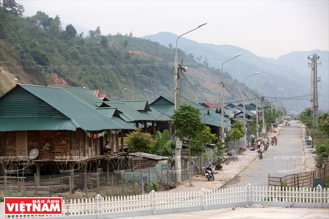 Hồi sinh những tộc người “lá vàng” nơi biên cương của Tổ quốc ảnh 9