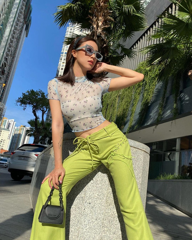 Street style xanh mướt, ngập nắng mùa Hè của dàn sao Việt ảnh 3