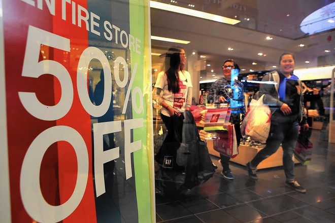Mỹ: Làn sóng mua sắm “Siêu thứ Bảy” không như mong đợi ảnh 1