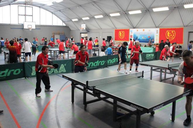 Giải bóng bàn Hữu nghị giúp gắn kết người Việt ở châu Âu ảnh 1