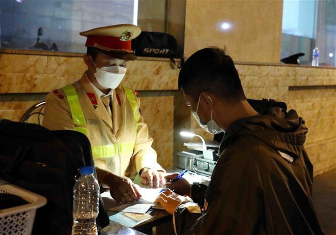 Số lượng xử phạt trường hợp vi phạm nồng độ cồn tăng gần 600% ảnh 1