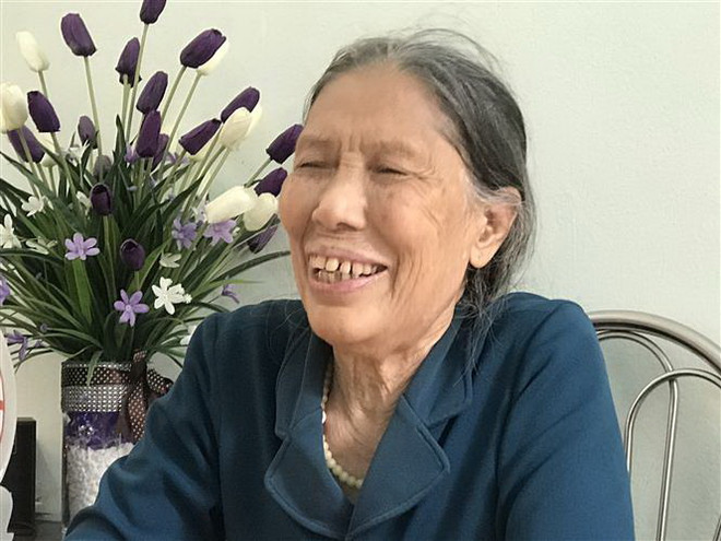 Vợ liệt sỹ gần 80 tuổi đạp xe lên xã ủng hộ tiền chống dịch COVID-19 ảnh 2