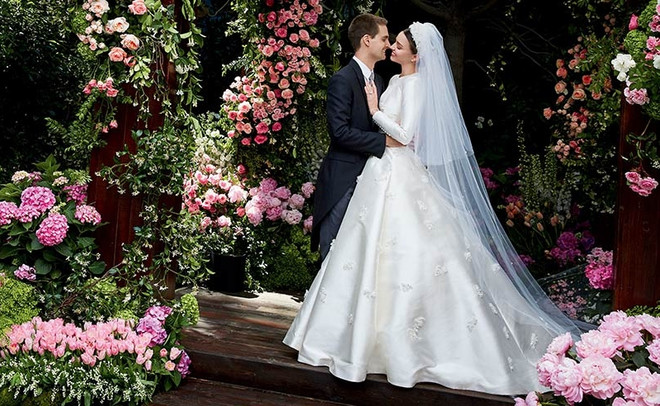 7 bộ váy cưới đình đám năm 2017 của sao Việt-Hàn, mỹ nhân Hollywood ảnh 10