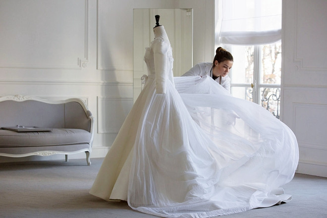 7 bộ váy cưới đình đám năm 2017 của sao Việt-Hàn, mỹ nhân Hollywood ảnh 6