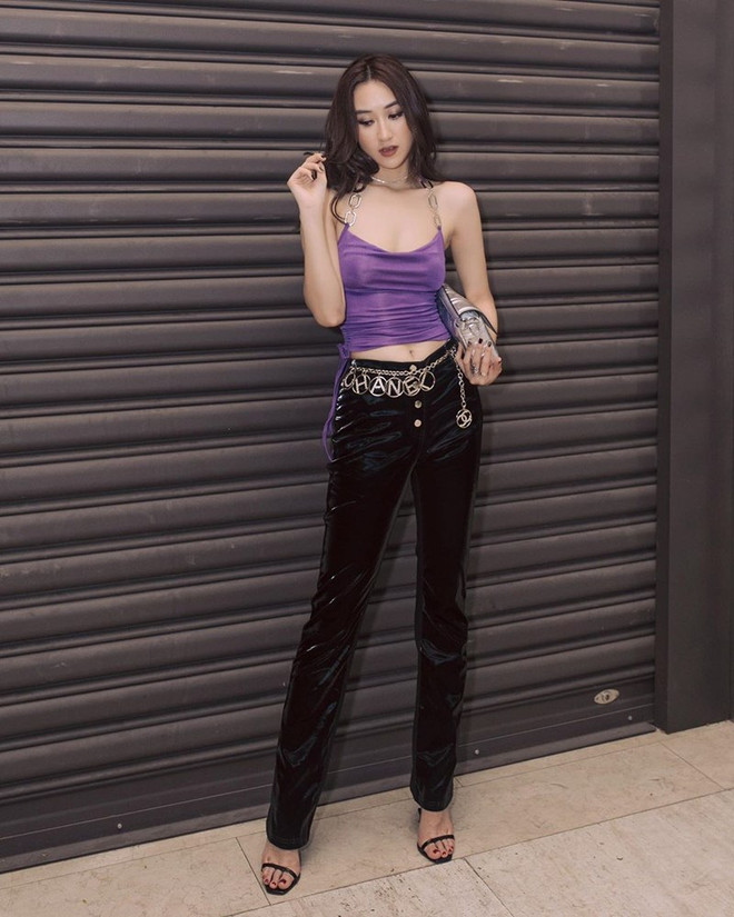 Hồ Ngọc Hà và dàn mỹ nhân Việt khoe street style du lịch đầu năm ảnh 14