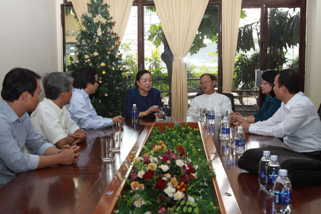 Trưởng Ban Dân vận Trung ương chúc mừng Giáng sinh tại TP. HCM ảnh 1