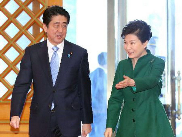 Lãnh đạo Nhật-Hàn đánh giá cao thỏa thuận về "phụ nữ mua vui" ảnh 1