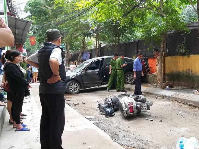 Hà Nội: Nữ tài xế lùi xe bất cẩn gây tai nạn, một người tử vong ảnh 1