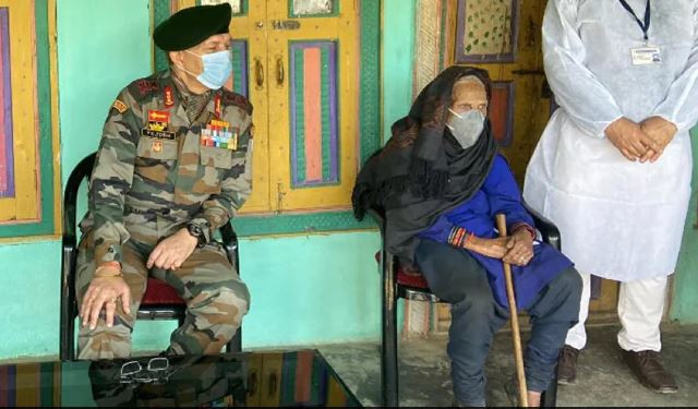 Cụ bà 121 tuổi trở thành tấm gương chống dịch COVID-19 ở Ấn Độ ảnh 1