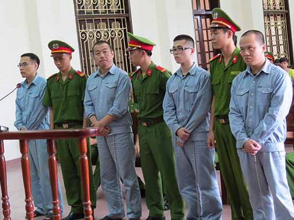 Gần 60 năm tù cho bốn bị cáo Trung Quốc làm giả thẻ ngân hàng ảnh 1