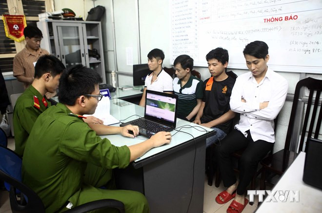 Triệt phá ổ nhóm tội phạm chuyên lừa đảo qua mạng xã hội ảnh 1