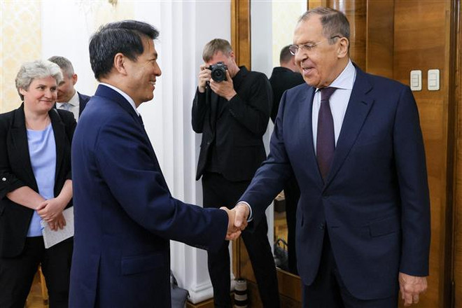 Nga, Ukraine, EU đều muốn giải quyết hòa bình cuộc khủng hoảng Ukraine ảnh 1