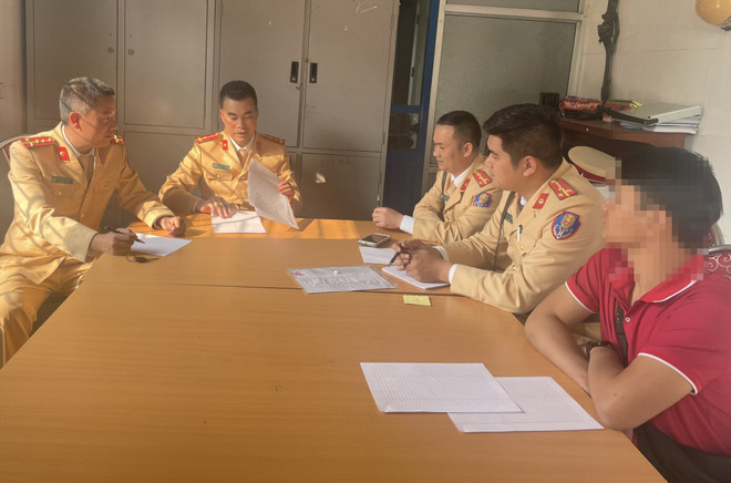 Xác minh làm rõ lái xe ba bánh đi trên cao tốc Hải Phòng-Hạ Long ảnh 1