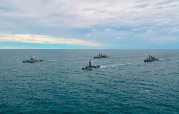 Một cuộc tập trận trên vịnh Thái Lan. (Nguồn: navaltoday) Cuộc tập trận hải quân chung đầu tiên giữa các nước ASEAN và Mỹ ảnh 1