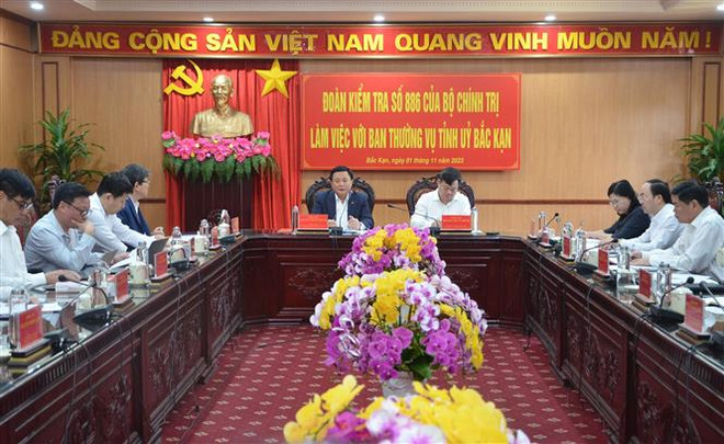 Đoàn kiểm tra của Bộ Chính trị làm việc với Tỉnh ủy Bắc Kạn ảnh 1