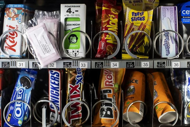 Thụy Sĩ: Trải nghiệm máy bán hàng tự động chấp nhận tiền kỹ thuật số ảnh 1