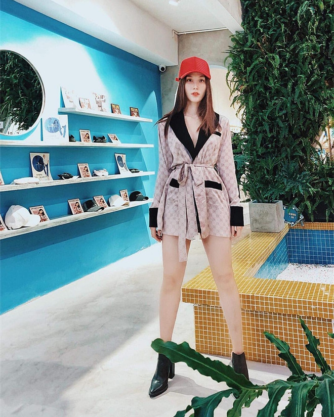 Những điểm sáng trong “bản tin” street style của mỹ nhân Việt ảnh 9
