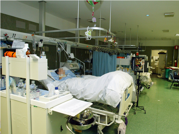 Người dân Italy phải đợi 14 tháng để được chụp X-quang khối u ảnh 1