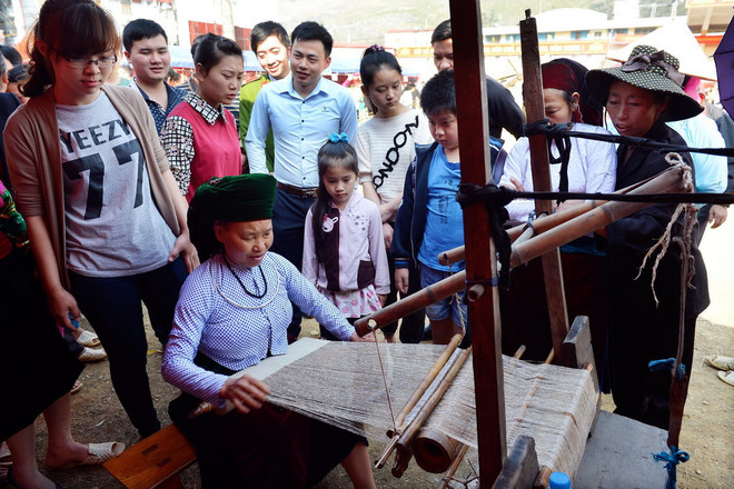 Nhiều hoạt động đậm nét truyền thống trong Ngày hội văn hóa Mông ảnh 2