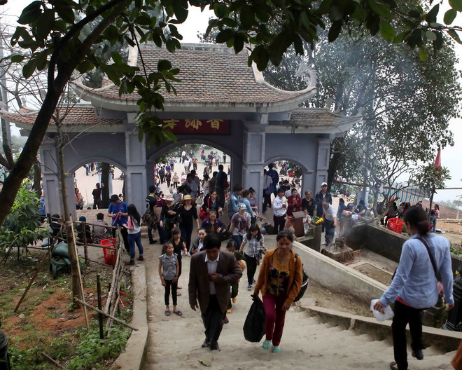 Hà Tĩnh: Tưng bừng khai hội chùa Hương Tích năm 2015 ảnh 1