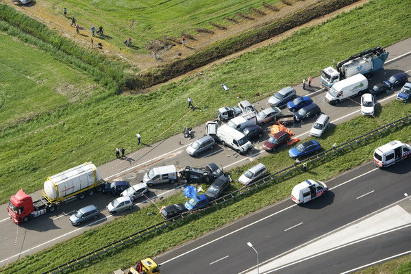 Đâm xe liên hoàn ở Hà Lan khiến 28 người thương vong ảnh 1