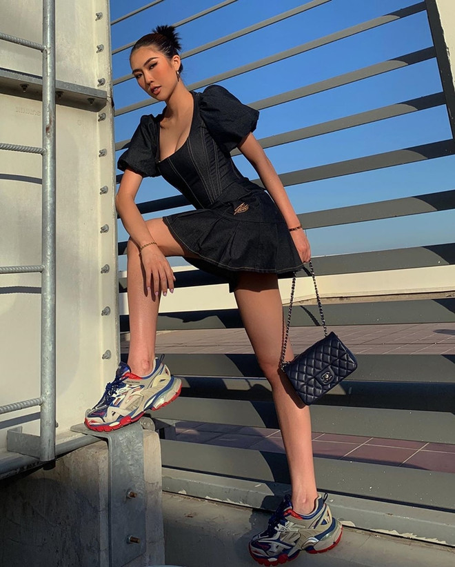 Trang phục thường ngày sang chảnh thời "trốn dịch" của mỹ nhân Việt ảnh 13