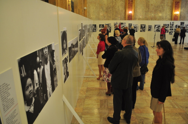 Triển lãm thơ-ảnh về lịch sử hào hùng của Việt Nam tại Slovakia ảnh 1