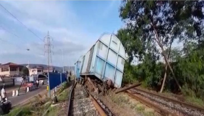 Ai Cập: Tàu hỏa bị trật khỏi đường ray khiến 97 người bị thương ảnh 1