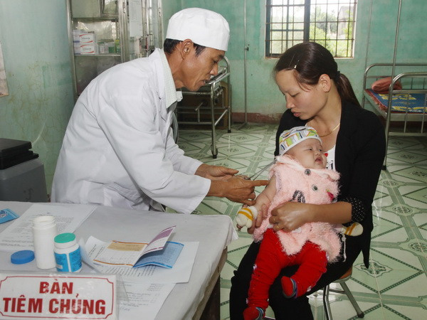 Bình Định thiếu vắcxin Quinvaxem tiêm phòng cho trẻ ảnh 1