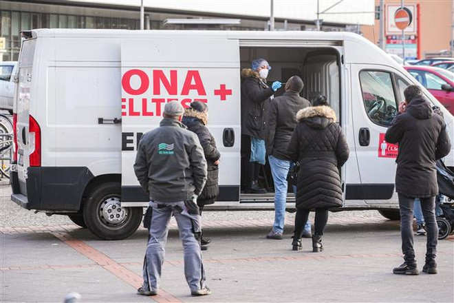 Hơn 403 triệu người nhiễm COVID-19, gần 5,8 triệu người tử vong ảnh 1