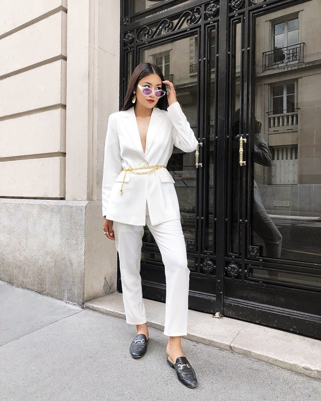 Cách mix đồ tối giản sang chảnh như các quý cô thời trang Việt ảnh 2