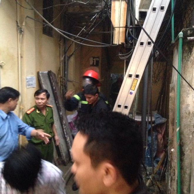 Hà Nội: Khu tập thể hoảng hồn vì "bà hỏa" bất ngờ viếng thăm ảnh 6