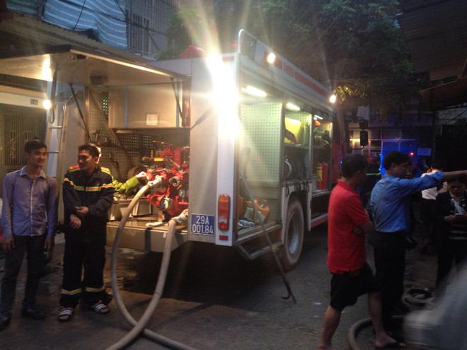 Hà Nội: Khu tập thể hoảng hồn vì "bà hỏa" bất ngờ viếng thăm ảnh 4