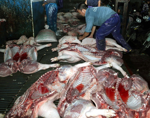 Tỷ lệ thịt lợn biết nguồn gốc tại chợ đầu mối TP. HCM tăng gần 3 lần ảnh 1