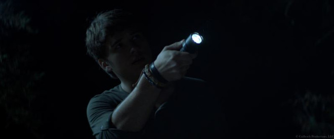 Rạp chiếu phim tháng 6 sôi động với hai bom tấn kinh dị rùng rợn ảnh 2