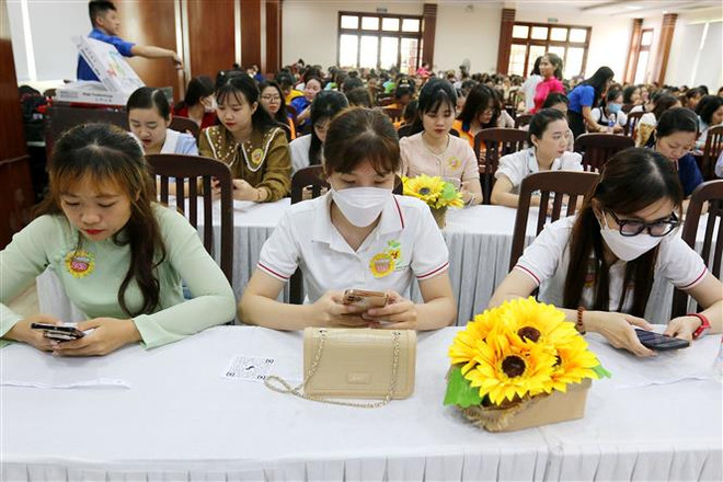 Các địa phương nỗ lực thu hút và giữ chân giáo viên mầm non ảnh 3