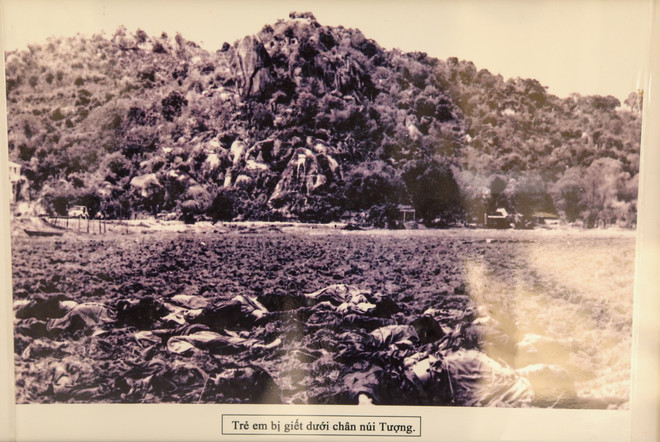 'Máu vẫn chưa ngưng loang trong lòng người Ba Chúc' ảnh 3