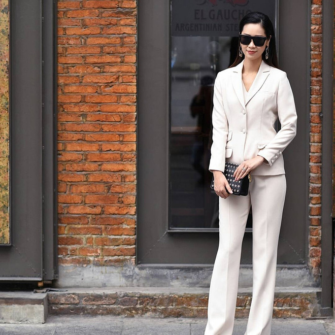 Mỹ nhân Việt khoe street style chất lừ với áo phông hàng hiệu ảnh 9