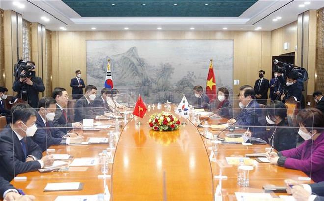 Quang cảnh buổi hội đàm. (Ảnh: Doãn Tấn/TTXVN) Hàn Quốc coi Việt Nam là trọng tâm trong chính sách hướng Nam mới ảnh 2