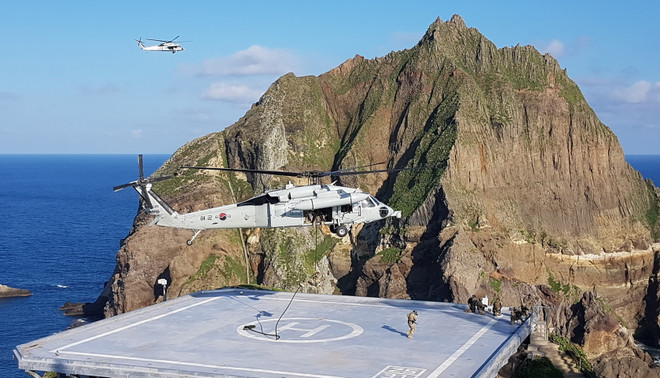 Hàn Quốc tiến hành diễn tập tăng năng lực phong thủ ở Dokdo ảnh 1