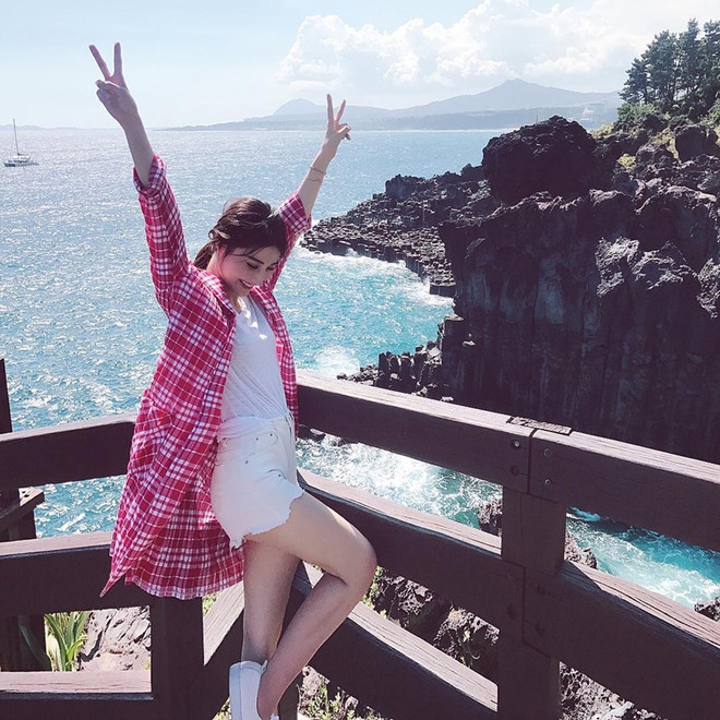 Tăng Thanh Hà khoe street style trẻ trung, đọ sắc cùng dàn mỹ nhân ảnh 9