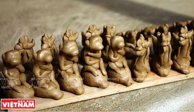 Cách thức sản xuất thủ công, gần như độc nhất của làng gốm Thanh Hà ảnh 9