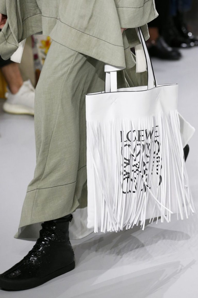 Điểm mặt 5 xu hướng túi xách hot nhất mùa Xuân Hè 2018 ảnh 4