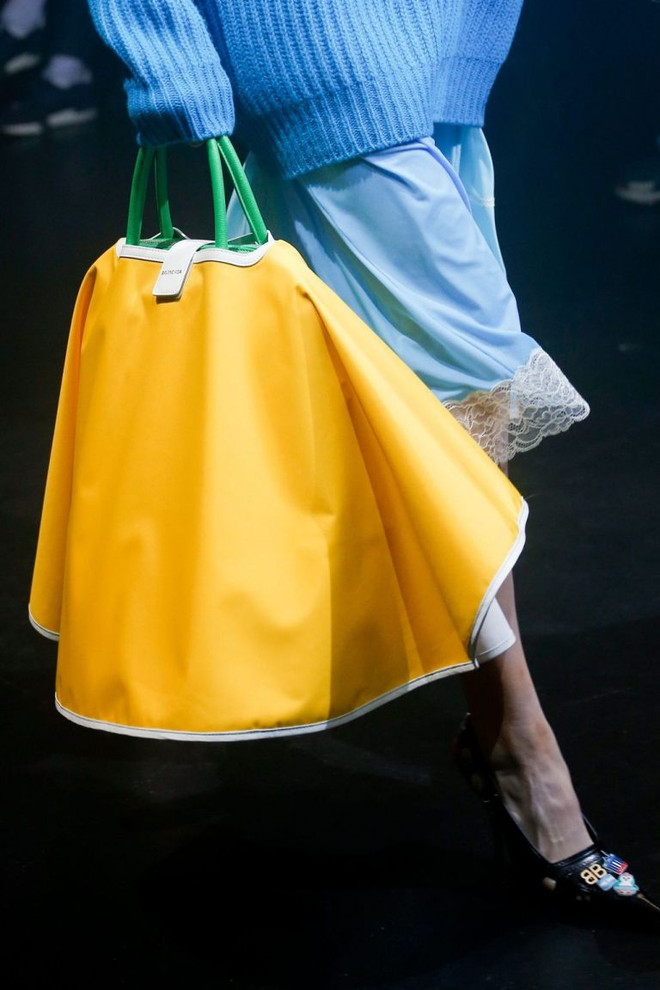 Điểm mặt 5 xu hướng túi xách hot nhất mùa Xuân Hè 2018 ảnh 22