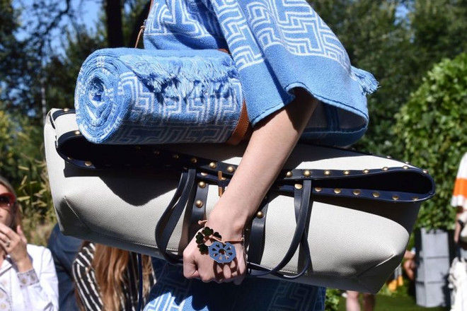 Điểm mặt 5 xu hướng túi xách hot nhất mùa Xuân Hè 2018 ảnh 15