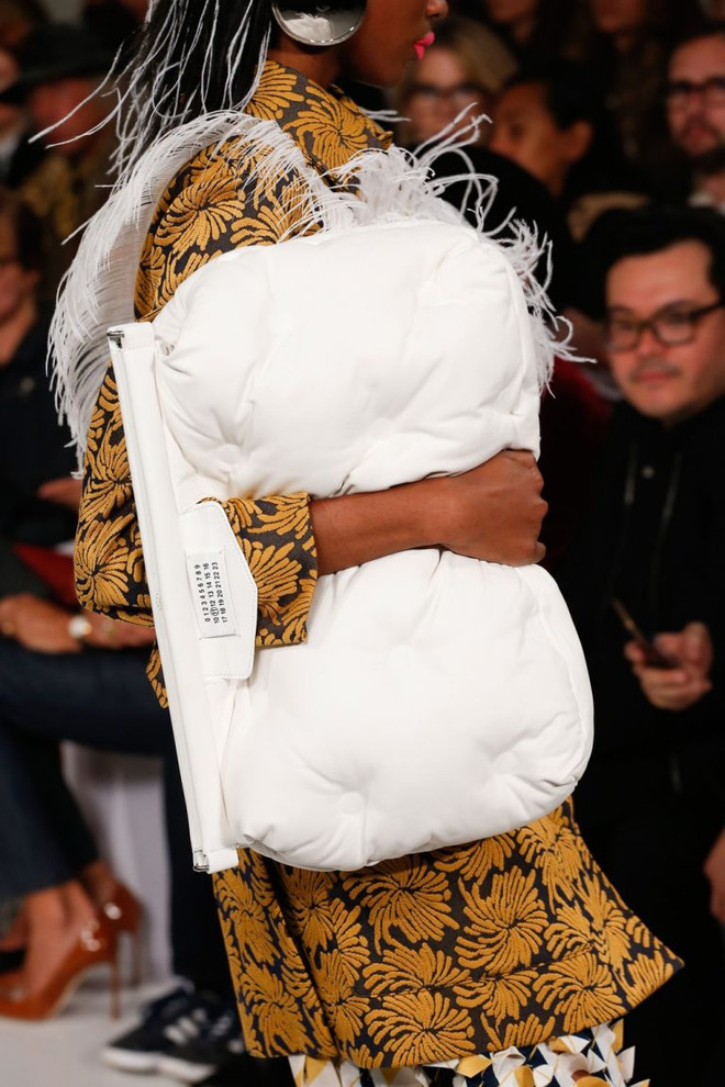 Điểm mặt 5 xu hướng túi xách hot nhất mùa Xuân Hè 2018 ảnh 13