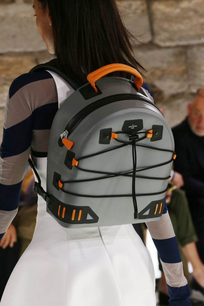 Điểm mặt 5 xu hướng túi xách hot nhất mùa Xuân Hè 2018 ảnh 18