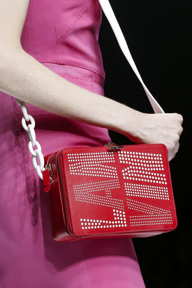 Điểm mặt 5 xu hướng túi xách hot nhất mùa Xuân Hè 2018 ảnh 1