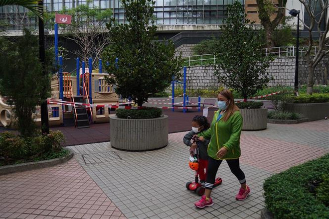 Hong Kong có số ca mắc COVID-19 giảm mạnh, ca tử vong tại Ấn Độ tăng ảnh 1