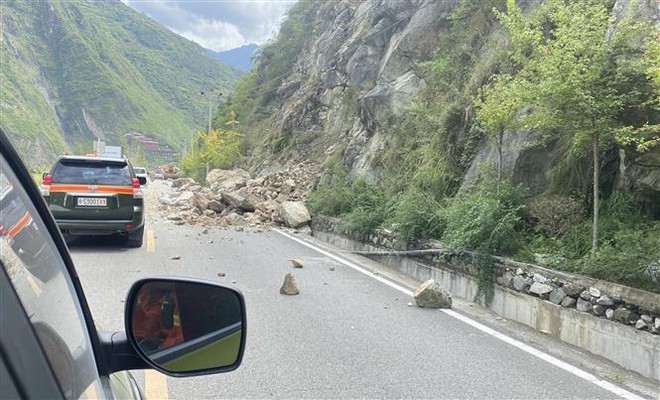 Trung Quốc cử nhóm công tác gấp rút tới hiện trường động đất Tứ Xuyên ảnh 1